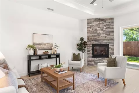 Living - 9 Gazania Ct, Chico, CA 95926 photo 3 of 4