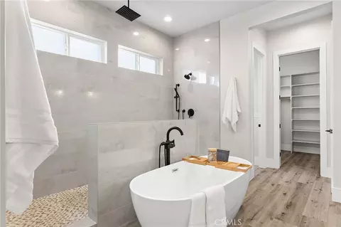 Bath - 5276 Harrison Rd, Paradise, CA 95969 photo 4 of 7