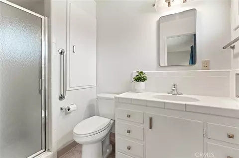 Bath - 923 Moss Ave, Chico, CA 95926 photo 1 of 2