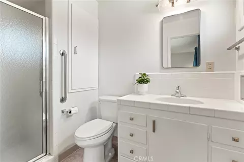 Bath - 923 Moss Ave, Chico, CA 95926 photo 1 of 2