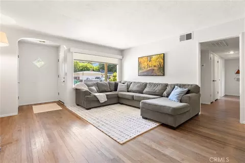 Living - 923 Moss Ave, Chico, CA 95926 photo 2 of 8