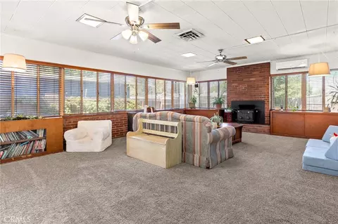 Living - 923 Moss Ave, Chico, CA 95926 photo 4 of 8