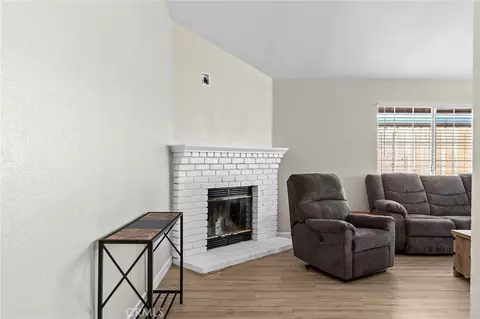 Living - 15 Hunter Ct, Chico, CA 95928 photo 2 of 3