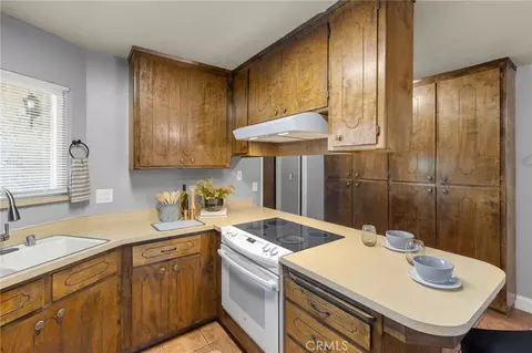 Kitchen - 1887 Modoc Dr, Chico, CA 95928 photo 2 of 2