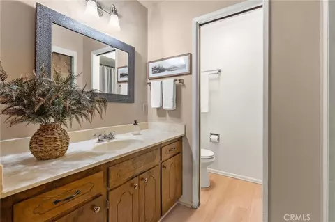 Bath - 1887 Modoc Dr, Chico, CA 95928 photo 1 of 2