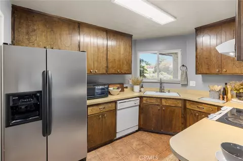 Kitchen - 1887 Modoc Dr, Chico, CA 95928 photo 1 of 2