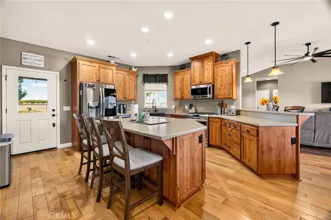 Kitchen - 5625 Piedmont Rd, Corning, CA 96021 photo 4 of 6