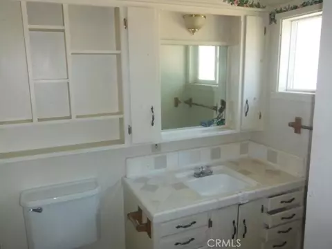 Bath - 51 Sheldon, Gridley, CA 95948 photo 2 of 4