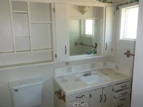 Bath - 51 Sheldon, Gridley, CA 95948 photo 2 of 4