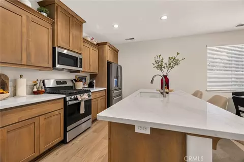 Kitchen - 392 Gladstone Cmns, Chico, CA 95973 photo 3 of 6