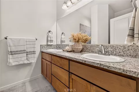 Bath - 392 Gladstone Cmns, Chico, CA 95973 photo 1 of 6