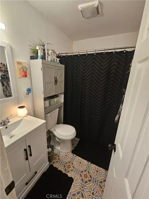 Bath - 205 Mclane, Corning, CA 96021 photo 3 of 5