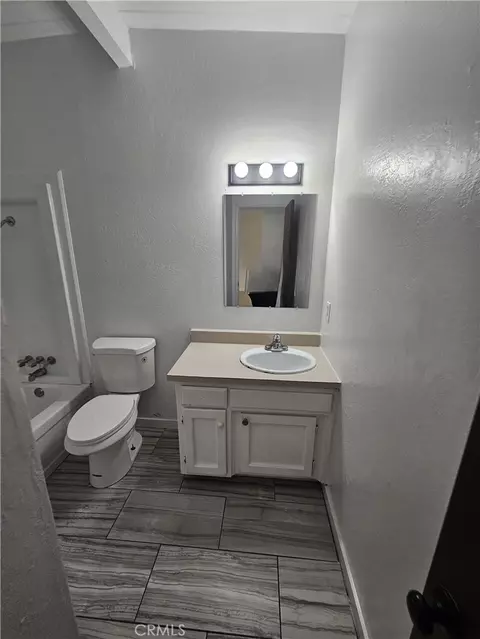 Bath - 205 Mclane, Corning, CA 96021 photo 4 of 5