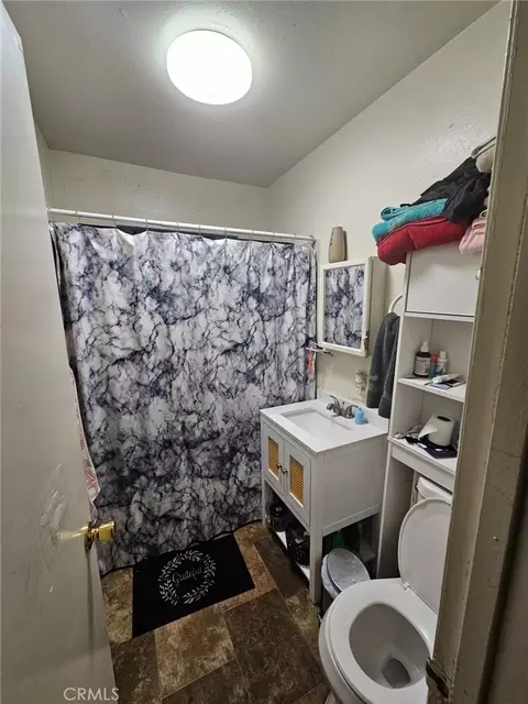 Bath - 205 Mclane, Corning, CA 96021 photo 5 of 5