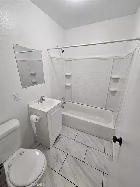 Bath - 205 Mclane, Corning, CA 96021 photo 1 of 5