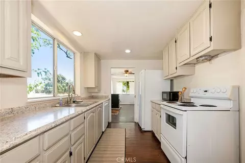 Kitchen - 4733 County Rd E, Orland, CA 95963 photo 4 of 6