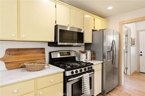 Kitchen - 1822 Oleander Ave, Chico, CA 95926 photo 3 of 4