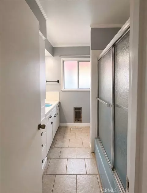 Bath - 226 W 6th Ave, Chico, CA 95926 photo 2 of 2
