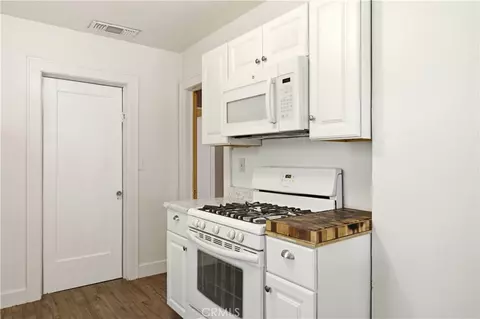 Kitchen - 146 W 7th Ave, Chico, CA 95926 photo 3 of 4