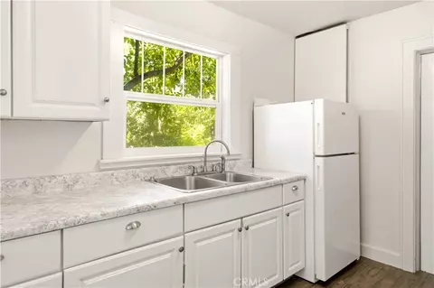 Kitchen - 146 W 7th Ave, Chico, CA 95926 photo 2 of 4