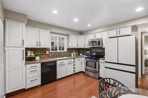 Kitchen - 1005 Rushmore Ave, Chico, CA 95973 photo 4 of 5