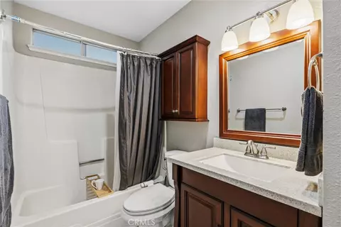 Bath - 1005 Rushmore Ave, Chico, CA 95973 photo 3 of 3