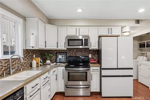 Kitchen - 1005 Rushmore Ave, Chico, CA 95973 photo 3 of 5