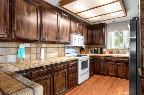 Kitchen - 3325 Hall, Corning, CA 96021 photo 2 of 4