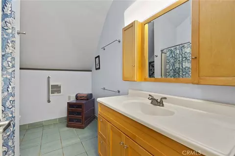 Bath - 4625 Dear Abby Rd, Forest Ranch, CA 95942 photo 3 of 3