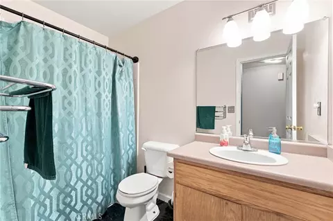 Bath - 5 Hunter Ct, Chico, CA 95928 photo 1 of 2