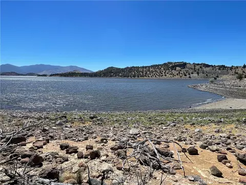40 Lake Shore Dr, Weed, CA 96094 photo 11