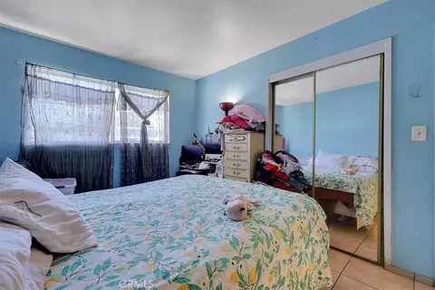Bedroom - 1056 Hedge Ave, Olivehurst, CA 95961 photo 6 of 8