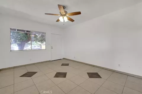 Living - 1056 Hedge Ave, Olivehurst, CA 95961 photo 3 of 5