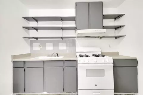 Kitchen - 1056 Hedge Ave, Olivehurst, CA 95961 photo 1 of 3