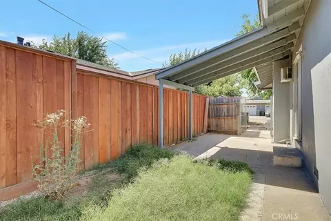 Exterior - 1056 Hedge Ave, Olivehurst, CA 95961 photo 5 of 8