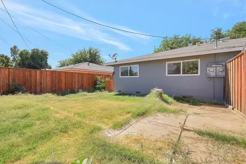 Exterior - 1056 Hedge Ave, Olivehurst, CA 95961 photo 7 of 8