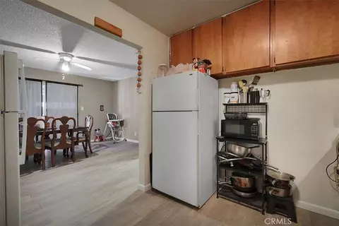 Kitchen - 1056 Hedge Ave, Olivehurst, CA 95961 photo 3 of 3