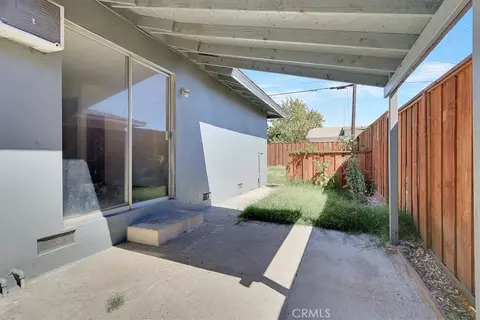 Exterior - 1056 Hedge Ave, Olivehurst, CA 95961 photo 4 of 8