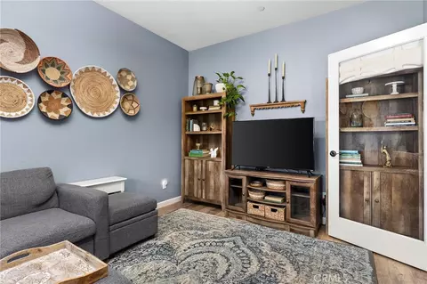 Living - 407 Antelope Crk, Chico, CA 95973 photo 3 of 4
