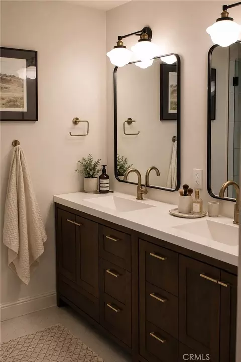 Bath - 640 W 1st Ave, Willows, CA 95988 photo 2 of 5
