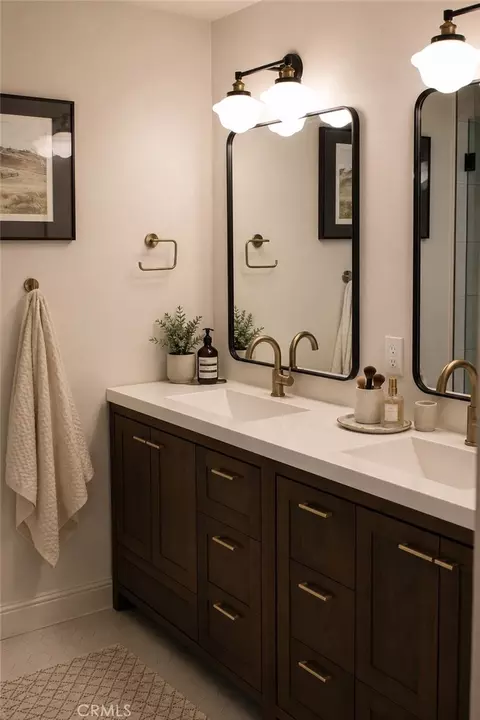 Bath - 640 W 1st Ave, Willows, CA 95988 photo 1 of 5