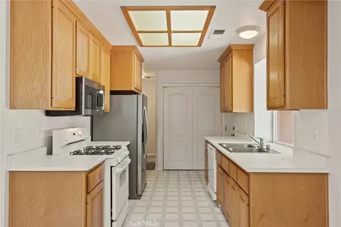 Kitchen - 5245 Headwaters Rd, Forest Ranch, CA 95942 photo 2 of 5