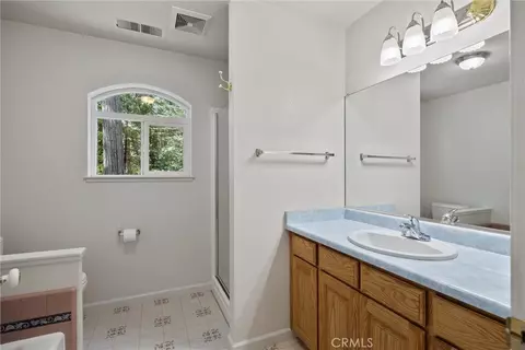 Bath - 5245 Headwaters Rd, Forest Ranch, CA 95942 photo 2 of 2