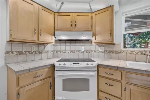 Kitchen - 43 Dacy, Cohasset, CA 95973 photo 4 of 4