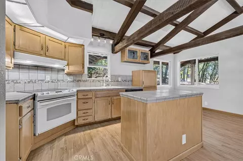 Kitchen - 43 Dacy, Cohasset, CA 95973 photo 1 of 4
