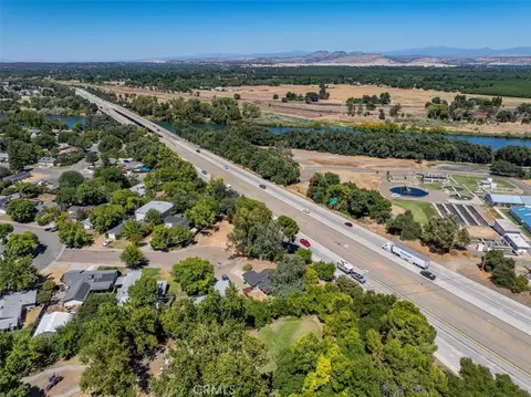 View/Area - 695 Walton Dr, Red Bluff, CA 96080 photo 3 of 12