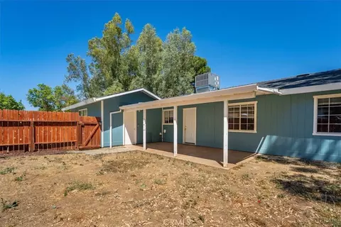 Exterior - 695 Walton Dr, Red Bluff, CA 96080 photo 10 of 19