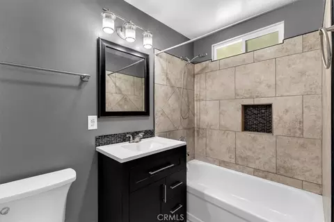 Bath - 695 Walton Dr, Red Bluff, CA 96080 photo 2 of 2