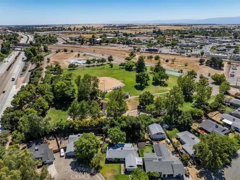 View/Area - 695 Walton Dr, Red Bluff, CA 96080 photo 6 of 12