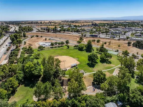 View/Area - 695 Walton Dr, Red Bluff, CA 96080 photo 7 of 12